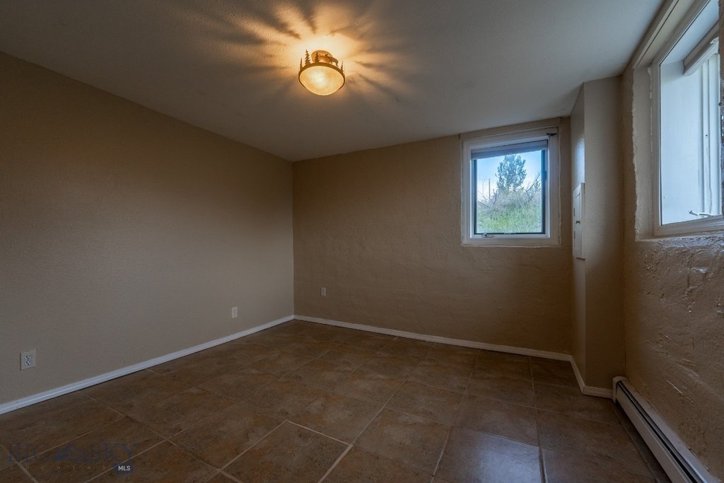 Emigrant, Montana, 59027, United States, 3 Bedrooms Bedrooms, ,3 BathroomsBathrooms,Residential,Forsale,1915007