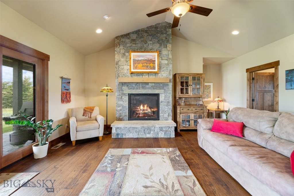 Ennis, Montana, 59729, United States, 4 Bedrooms Bedrooms, ,3 BathroomsBathrooms,Residential,Forsale,1941180