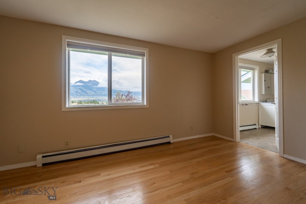 Emigrant, Montana, 59027, United States, 3 Bedrooms Bedrooms, ,3 BathroomsBathrooms,Residential,Forsale,1915007