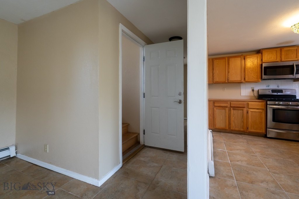 Emigrant, Montana, 59027, United States, 3 Bedrooms Bedrooms, ,3 BathroomsBathrooms,Residential,Forsale,1915007