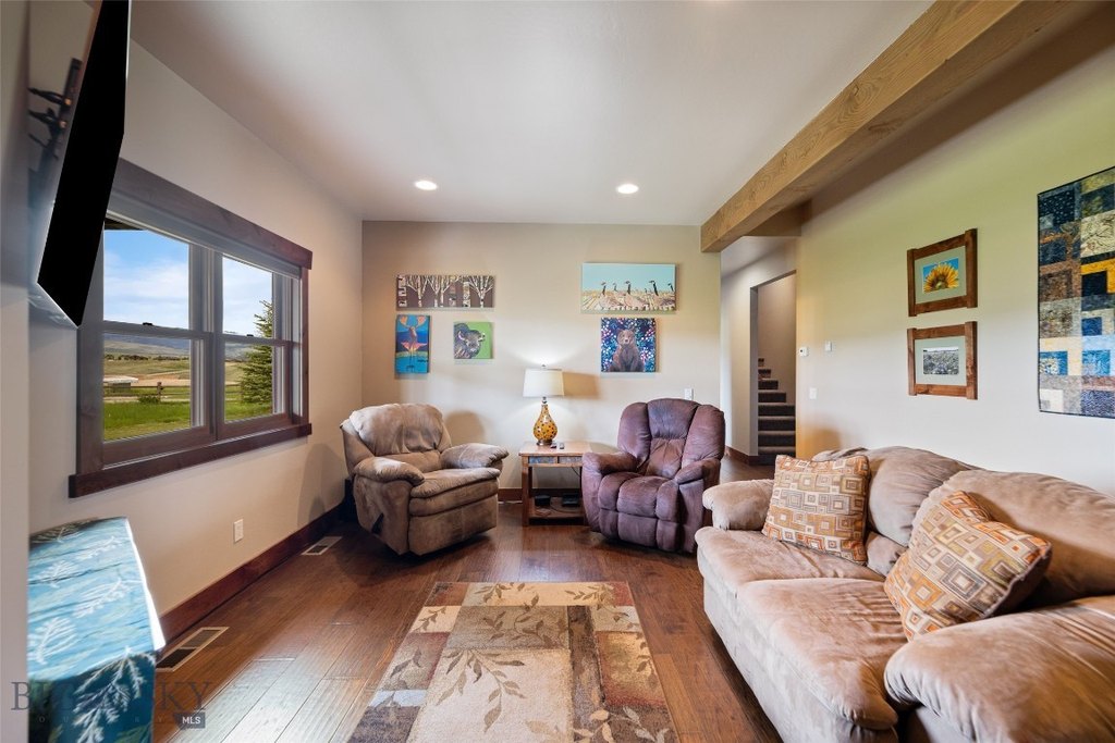 Ennis, Montana, 59729, United States, 4 Bedrooms Bedrooms, ,3 BathroomsBathrooms,Residential,Forsale,1941180