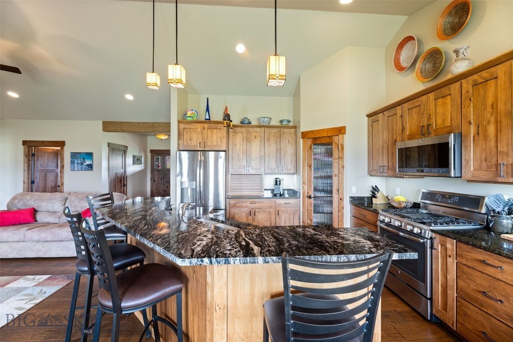 Ennis, Montana, 59729, United States, 4 Bedrooms Bedrooms, ,3 BathroomsBathrooms,Residential,Forsale,1941180