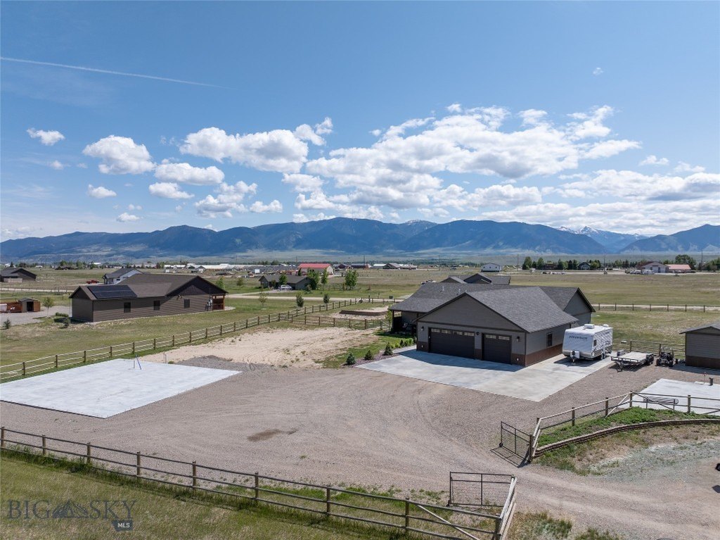 Ennis, Montana, 59729, United States, 4 Bedrooms Bedrooms, ,3 BathroomsBathrooms,Residential,Forsale,1941181