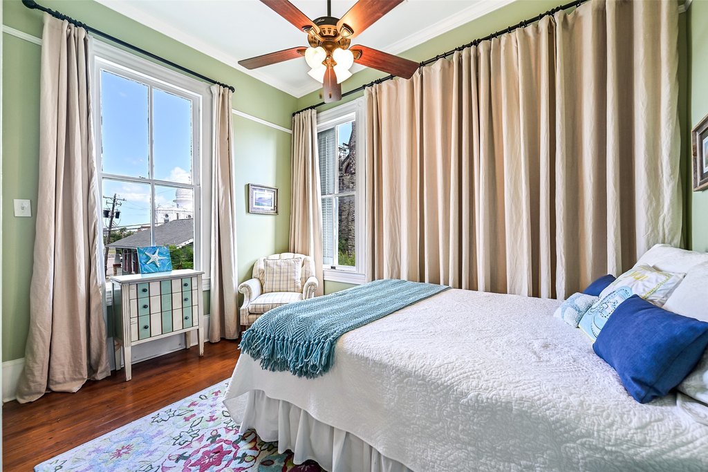 Galveston, Texas, 77550, United States, 6 Bedrooms Bedrooms, ,3.5 BathroomsBathrooms,Residential,Forsale,1910001