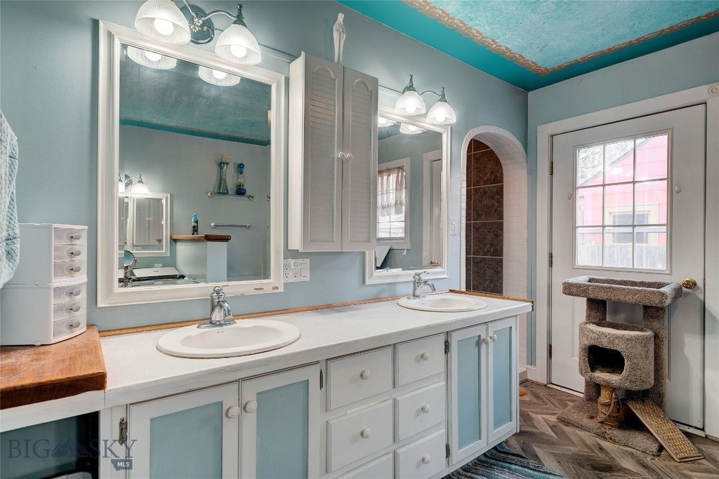 Bozeman, Montana, 59715, United States, 4 Bedrooms Bedrooms, ,3 BathroomsBathrooms,Residential,Forsale,1986980