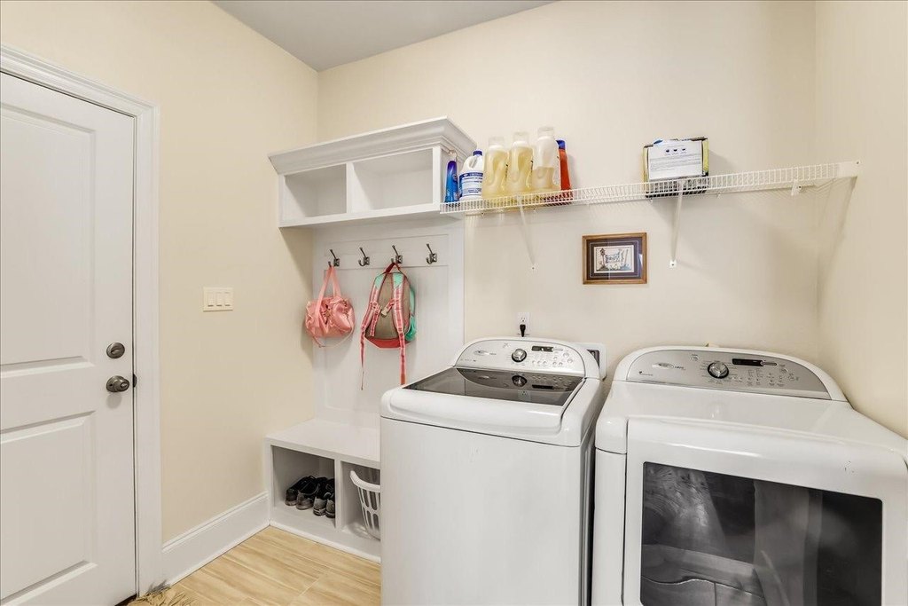 Tallahassee, Florida, 32317, United States, 4 Bedrooms Bedrooms, ,2.5 BathroomsBathrooms,Residential,Forsale,1926831