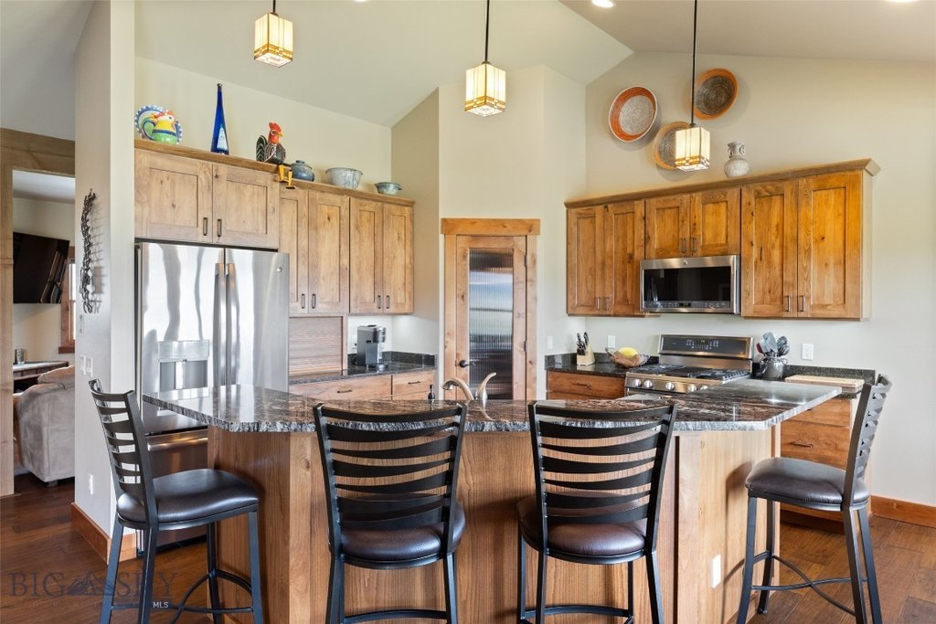 Ennis, Montana, 59729, United States, 4 Bedrooms Bedrooms, ,3 BathroomsBathrooms,Residential,Forsale,1941180