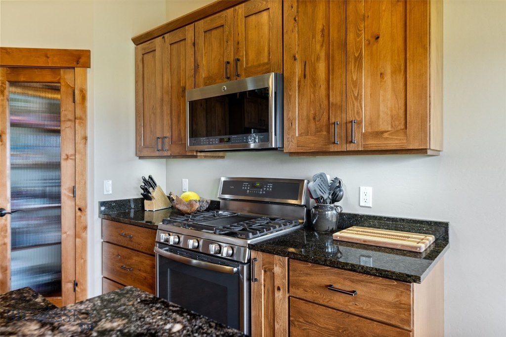 Ennis, Montana, 59729, United States, 4 Bedrooms Bedrooms, ,3 BathroomsBathrooms,Residential,Forsale,1941180