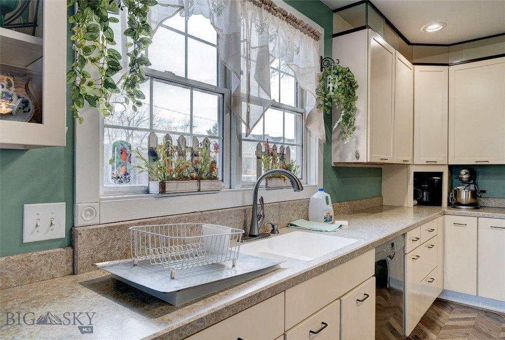 Bozeman, Montana, 59715, United States, 4 Bedrooms Bedrooms, ,3 BathroomsBathrooms,Residential,Forsale,1986980