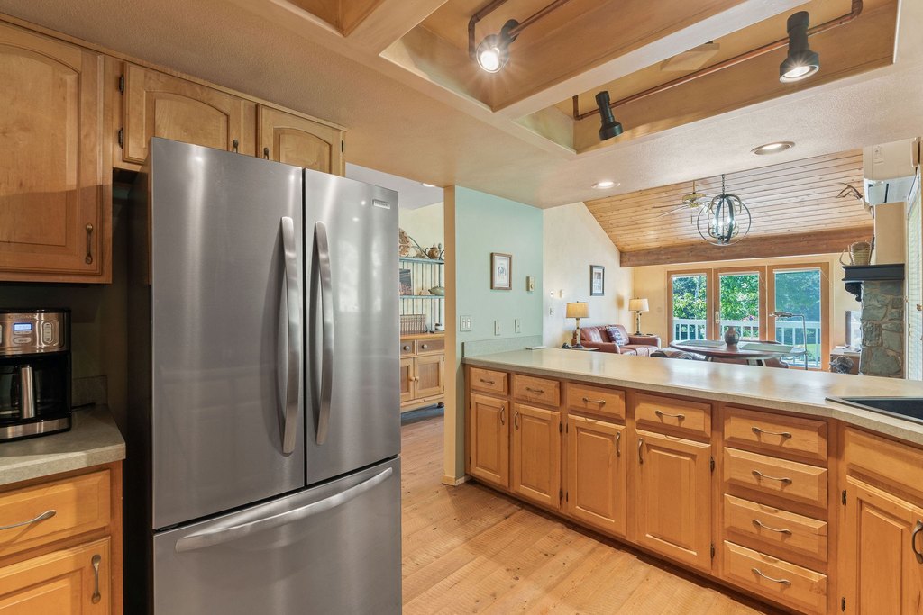 Bigfork, Montana, 59911, United States, 2 Bedrooms Bedrooms, ,2 BathroomsBathrooms,Residential,Forsale,1944322