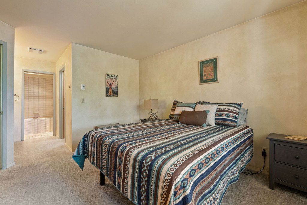 Bigfork, Montana, 59911, United States, 2 Bedrooms Bedrooms, ,2 BathroomsBathrooms,Residential,Forsale,1944322