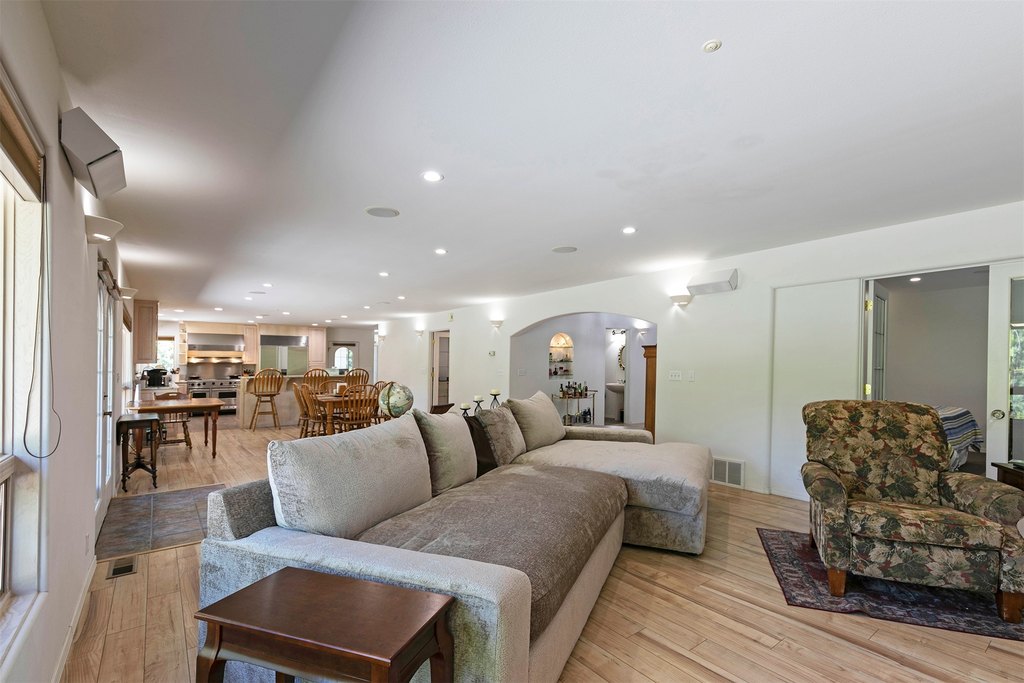 Victor, Montana, 59875, United States, 3 Bedrooms Bedrooms, ,2.5 BathroomsBathrooms,Residential,Forsale,1941160