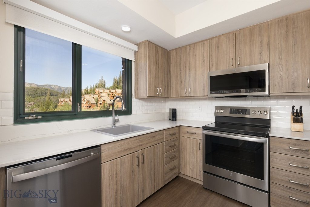 Big Sky, Montana, 59716, United States, 2 Bedrooms Bedrooms, ,3 BathroomsBathrooms,Residential,Forsale,1986990