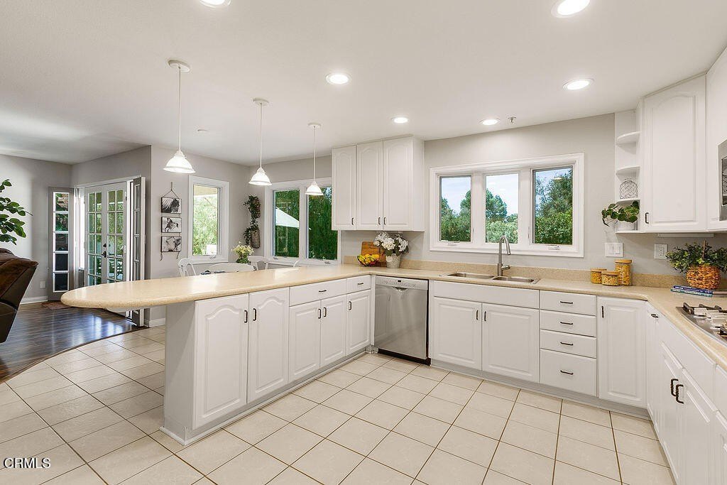 Camarillo, California, 93012, United States, 4 Bedrooms Bedrooms, ,2.5 BathroomsBathrooms,Residential,Forsale,1941420