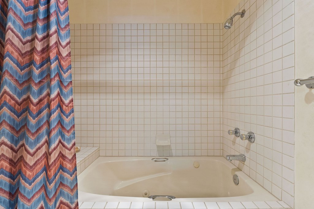 Bigfork, Montana, 59911, United States, 2 Bedrooms Bedrooms, ,2 BathroomsBathrooms,Residential,Forsale,1944322