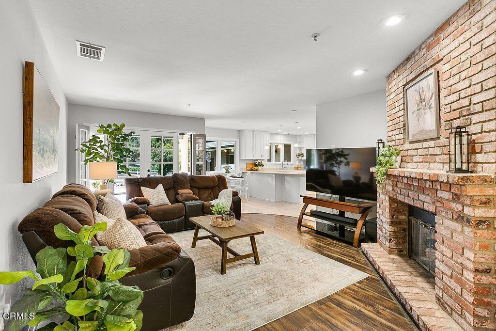 Camarillo, California, 93012, United States, 4 Bedrooms Bedrooms, ,2.5 BathroomsBathrooms,Residential,Forsale,1941420