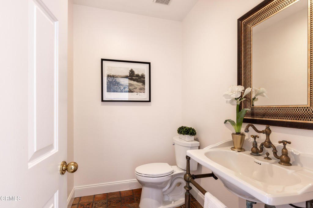 Camarillo, California, 93012, United States, 5 Bedrooms Bedrooms, ,3.5 BathroomsBathrooms,Residential,Forsale,1941422