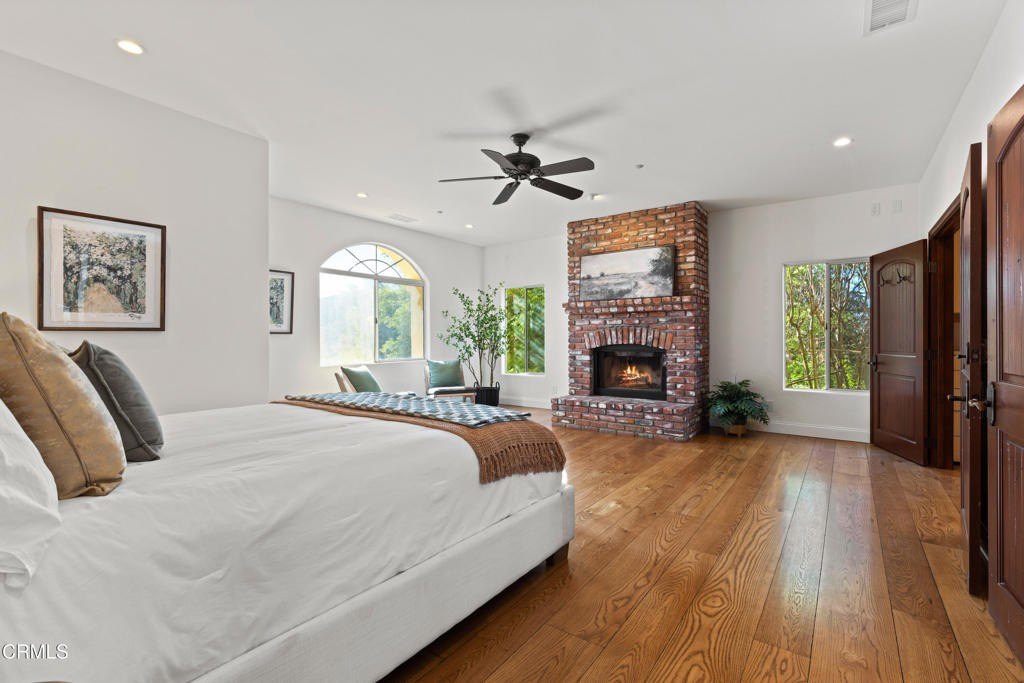 Camarillo, California, 93012, United States, 5 Bedrooms Bedrooms, ,3.5 BathroomsBathrooms,Residential,Forsale,1941422