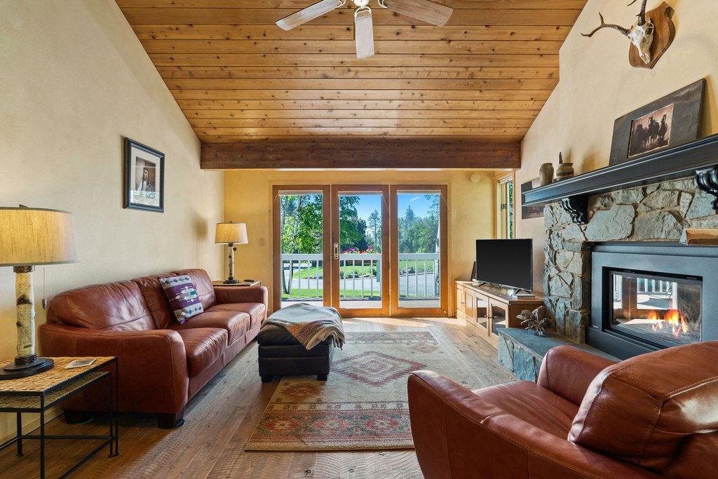 Bigfork, Montana, 59911, United States, 2 Bedrooms Bedrooms, ,2 BathroomsBathrooms,Residential,Forsale,1944322