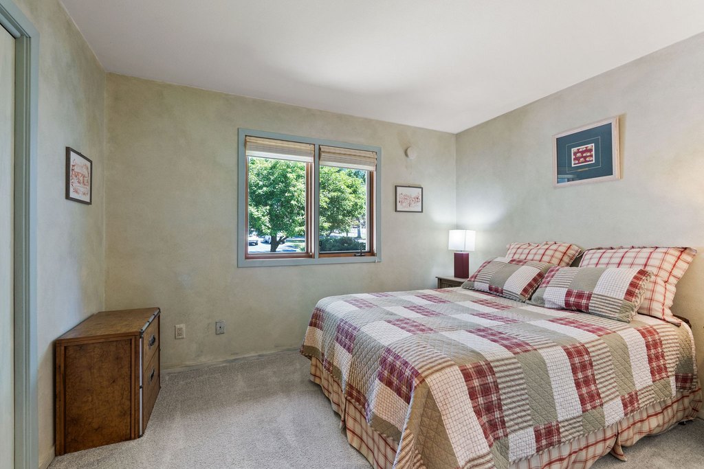 Bigfork, Montana, 59911, United States, 2 Bedrooms Bedrooms, ,2 BathroomsBathrooms,Residential,Forsale,1944322