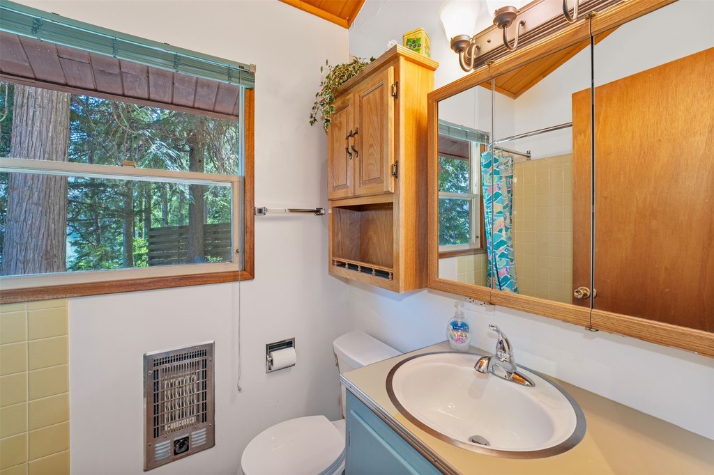 West Glacier, Montana, 59936, United States, 2 Bedrooms Bedrooms, ,1 BathroomBathrooms,Residential,Forsale,1941211