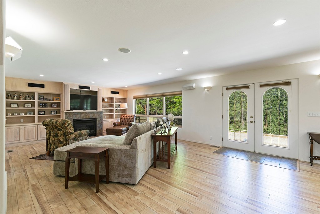 Victor, Montana, 59875, United States, 3 Bedrooms Bedrooms, ,2.5 BathroomsBathrooms,Residential,Forsale,1941160