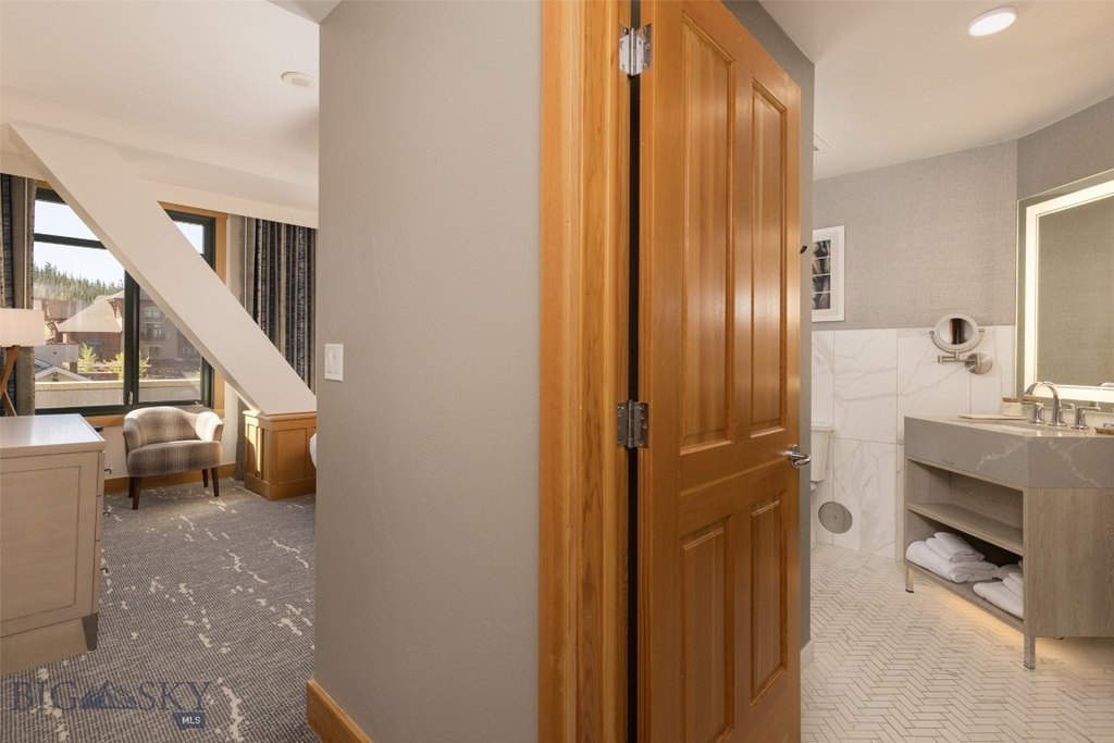 Big Sky, Montana, 59716, United States, 2 Bedrooms Bedrooms, ,3 BathroomsBathrooms,Residential,Forsale,1986990