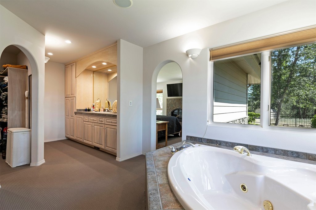 Victor, Montana, 59875, United States, 3 Bedrooms Bedrooms, ,2.5 BathroomsBathrooms,Residential,Forsale,1941160