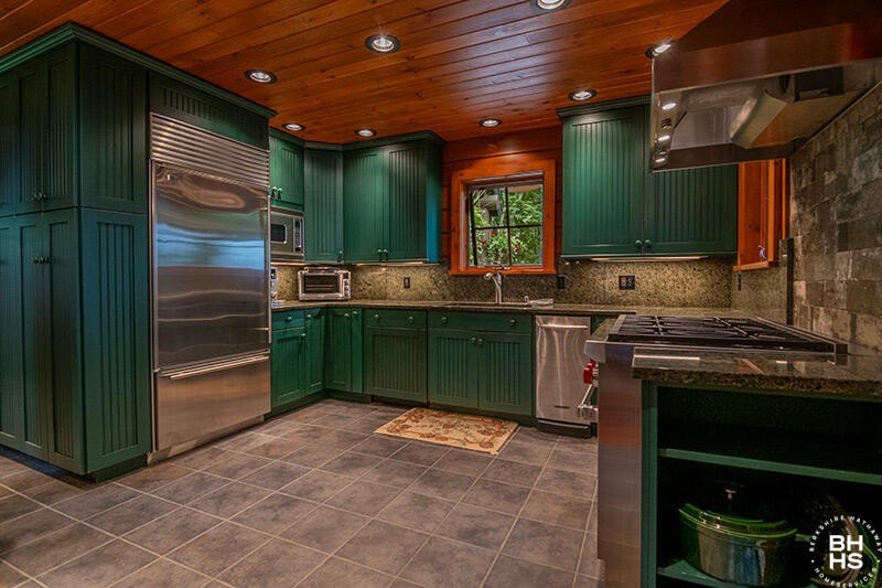 Saranac Lake, New York, 12983, United States, 7 Bedrooms Bedrooms, ,5 BathroomsBathrooms,Residential,Forsale,1953158