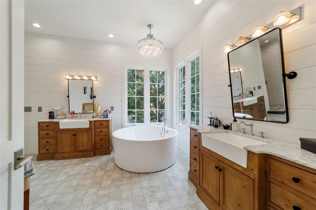 OCALA, Florida, 34480, United States, 5 Bedrooms Bedrooms, ,5.5 BathroomsBathrooms,Residential,Forsale,1959762