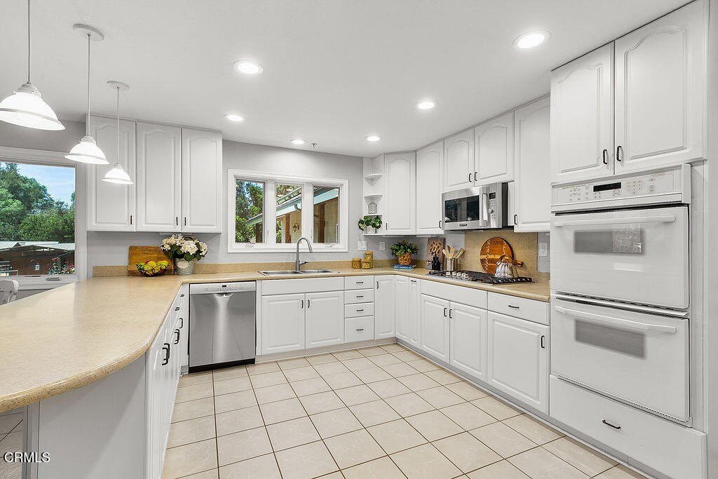 Camarillo, California, 93012, United States, 4 Bedrooms Bedrooms, ,2.5 BathroomsBathrooms,Residential,Forsale,1941420
