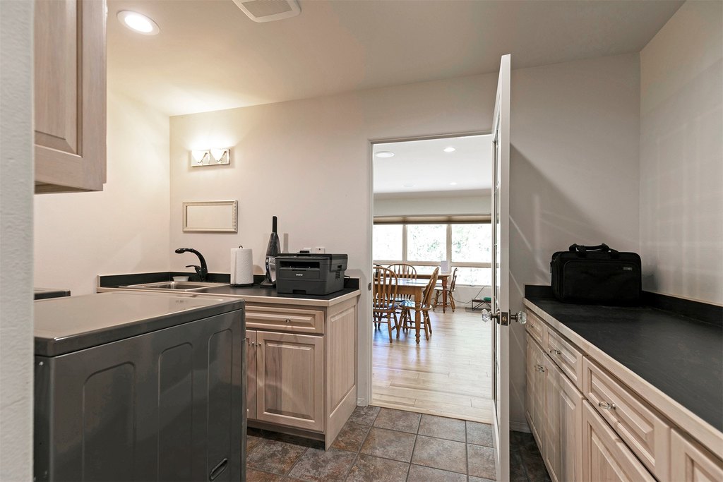 Victor, Montana, 59875, United States, 3 Bedrooms Bedrooms, ,2.5 BathroomsBathrooms,Residential,Forsale,1941160