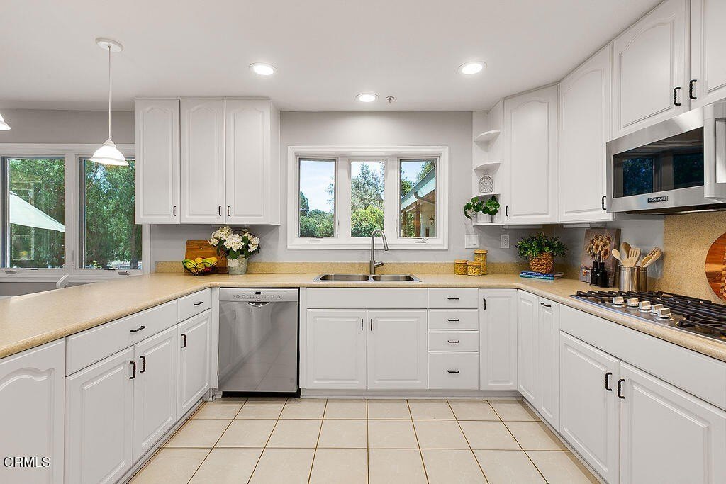 Camarillo, California, 93012, United States, 4 Bedrooms Bedrooms, ,2.5 BathroomsBathrooms,Residential,Forsale,1941420