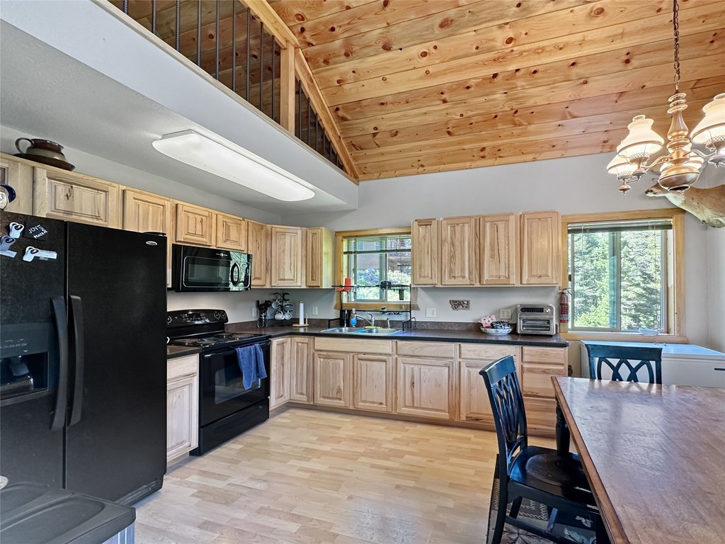 Cardwell, Montana, 59721, United States, 4 Bedrooms Bedrooms, ,2 BathroomsBathrooms,Residential,Forsale,1941158