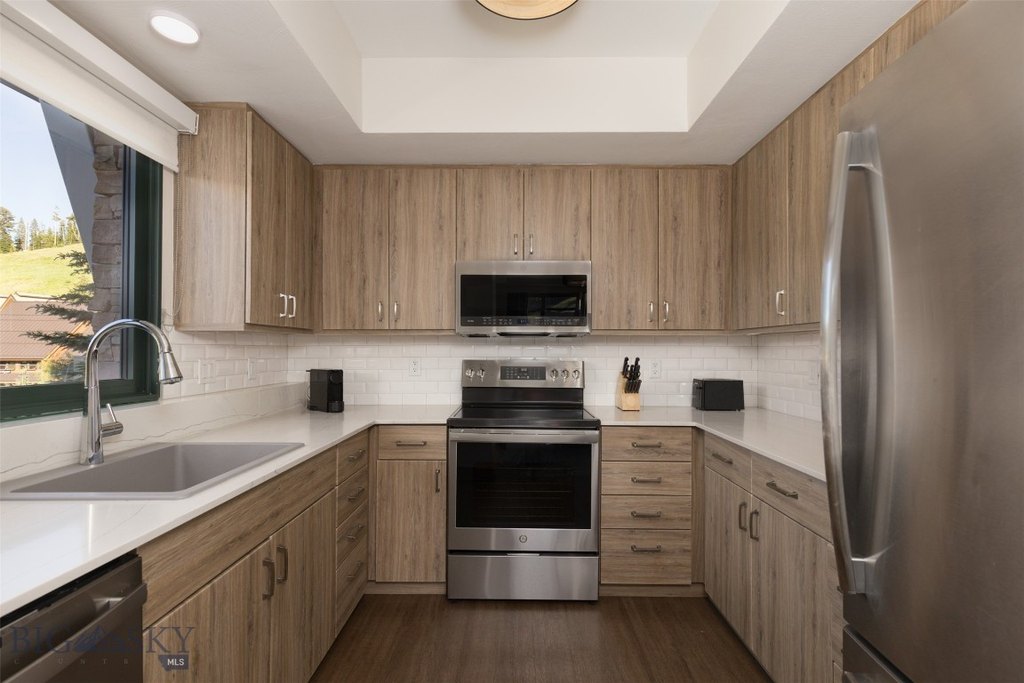 Big Sky, Montana, 59716, United States, 2 Bedrooms Bedrooms, ,3 BathroomsBathrooms,Residential,Forsale,1986990