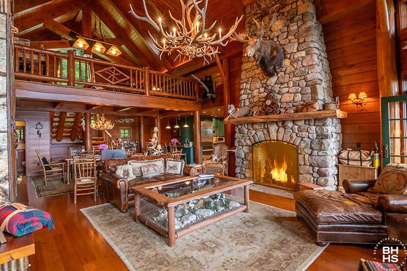 Saranac Lake, New York, 12983, United States, 7 Bedrooms Bedrooms, ,5 BathroomsBathrooms,Residential,Forsale,1953158