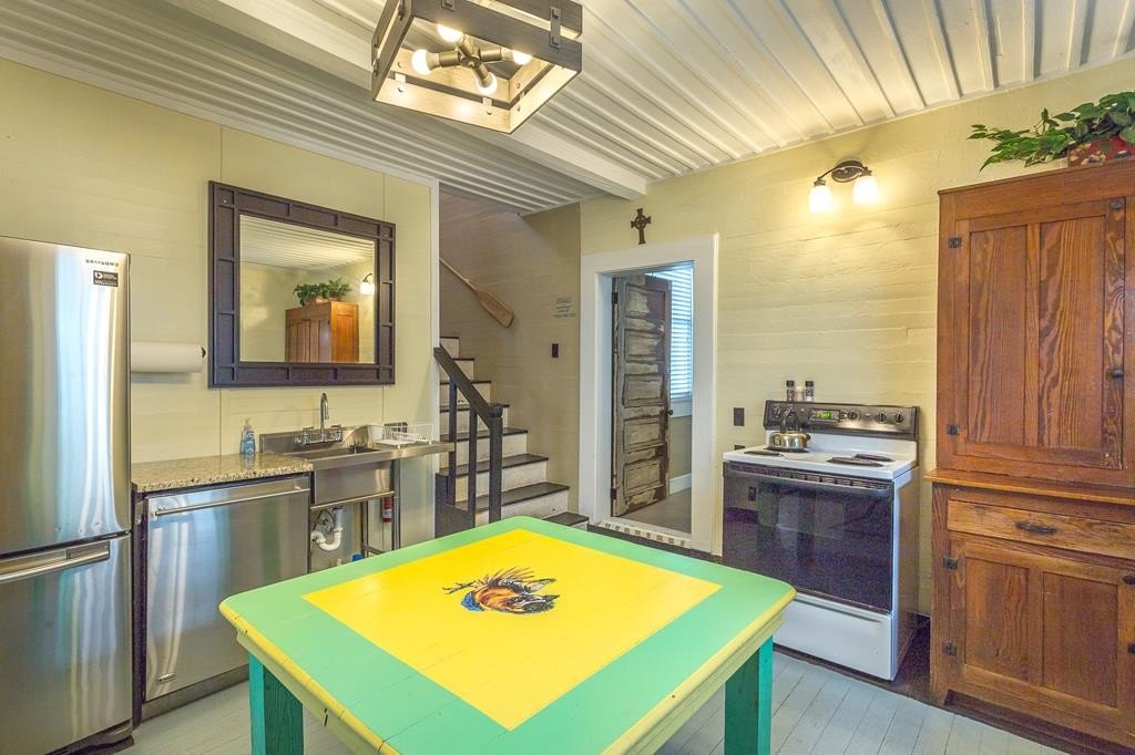 Apalachicola, Florida, 32320, United States, 5 Bedrooms Bedrooms, ,4 BathroomsBathrooms,Residential,Forsale,1946750