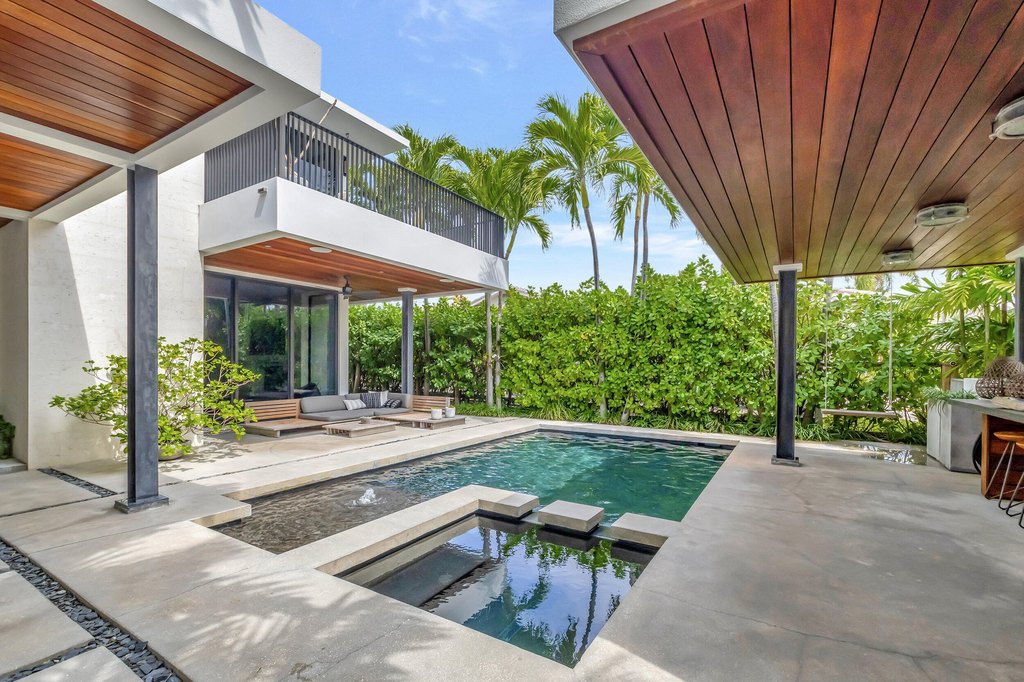 Pompano Beach, Florida, 33062, United States, 5 Bedrooms Bedrooms, ,3.5 BathroomsBathrooms,Residential,Forsale,1886537