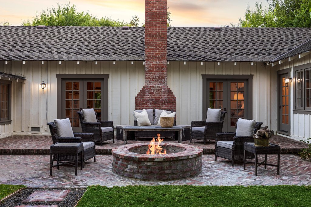 SOLVANG, California, 93463, United States, 6 Bedrooms Bedrooms, ,4.5 BathroomsBathrooms,Residential,Forsale,1934857