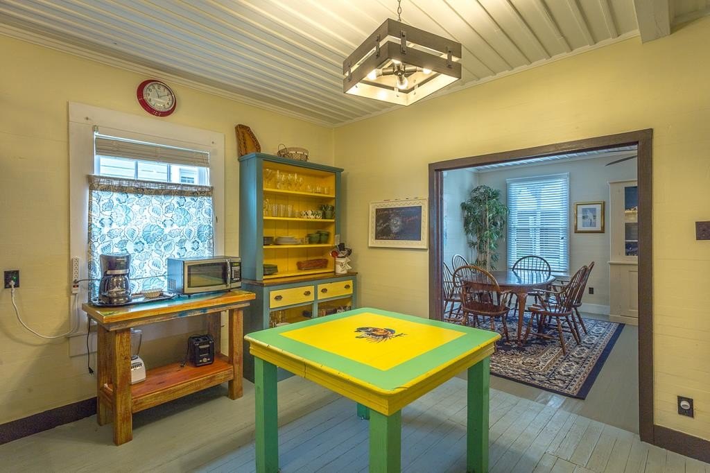 Apalachicola, Florida, 32320, United States, 5 Bedrooms Bedrooms, ,4 BathroomsBathrooms,Commercial,Forsale,1946752