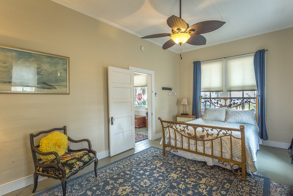 Apalachicola, Florida, 32320, United States, 5 Bedrooms Bedrooms, ,4 BathroomsBathrooms,Commercial,Forsale,1946752