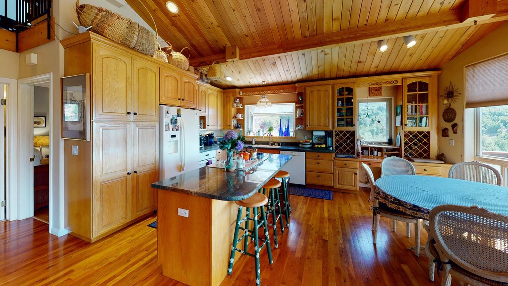 VENTURA, California, 93001, United States, 3 Bedrooms Bedrooms, ,2 BathroomsBathrooms,Residential,Forsale,1909549