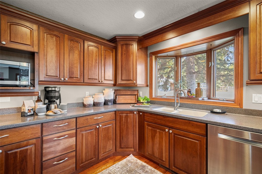 Kalispell, Montana, 59901, United States, 7 Bedrooms Bedrooms, ,4.5 BathroomsBathrooms,Residential,Forsale,1944326