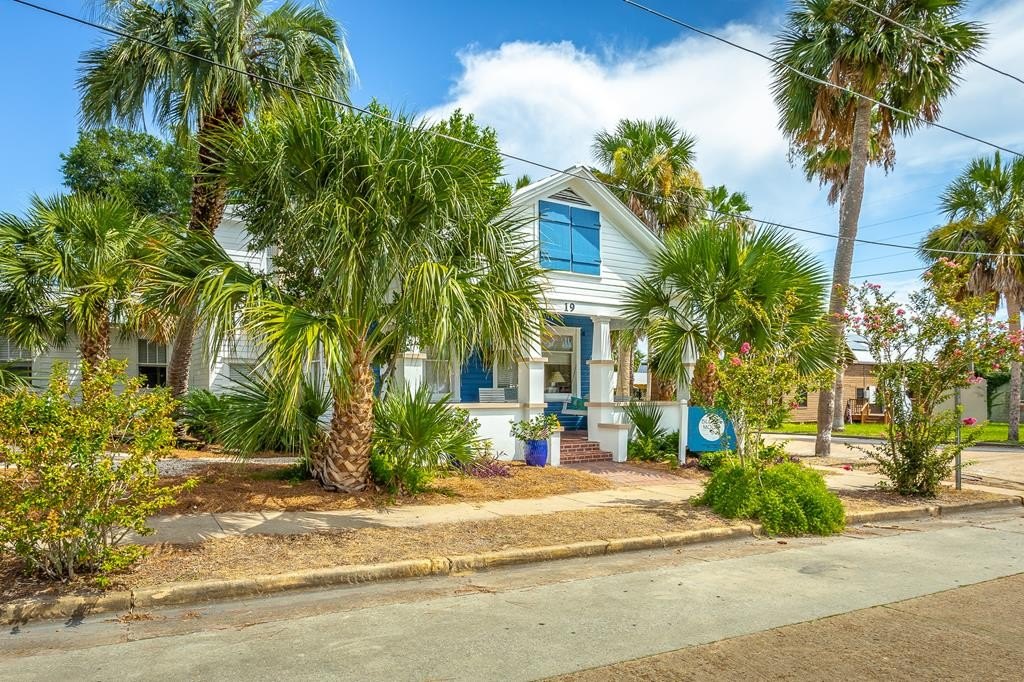 Apalachicola, Florida, 32320, United States, 5 Bedrooms Bedrooms, ,4 BathroomsBathrooms,Commercial,Forsale,1946752