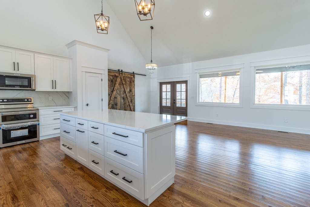 Ten Mile, Tennessee, 37880, United States, 3 Bedrooms Bedrooms, ,3 BathroomsBathrooms,Residential,Forsale,1894351