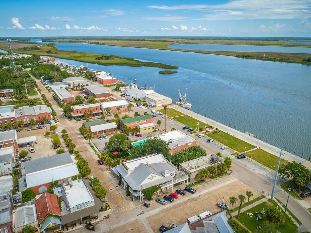 Apalachicola, Florida, 32320, United States, 5 Bedrooms Bedrooms, ,4 BathroomsBathrooms,Commercial,Forsale,1946752