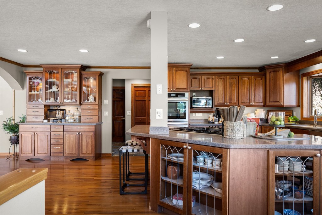Kalispell, Montana, 59901, United States, 7 Bedrooms Bedrooms, ,4.5 BathroomsBathrooms,Residential,Forsale,1944326
