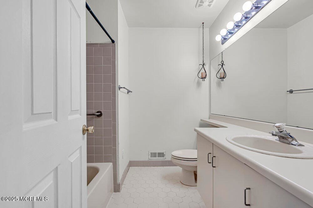 Sea Girt, New Jersey, 08750, United States, 3 Bedrooms Bedrooms, ,2.5 BathroomsBathrooms,Residential,Forsale,1910256