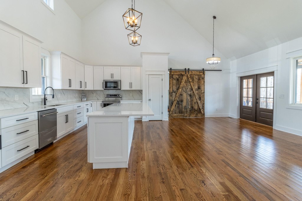 Ten Mile, Tennessee, 37880, United States, 3 Bedrooms Bedrooms, ,3 BathroomsBathrooms,Residential,Forsale,1894351