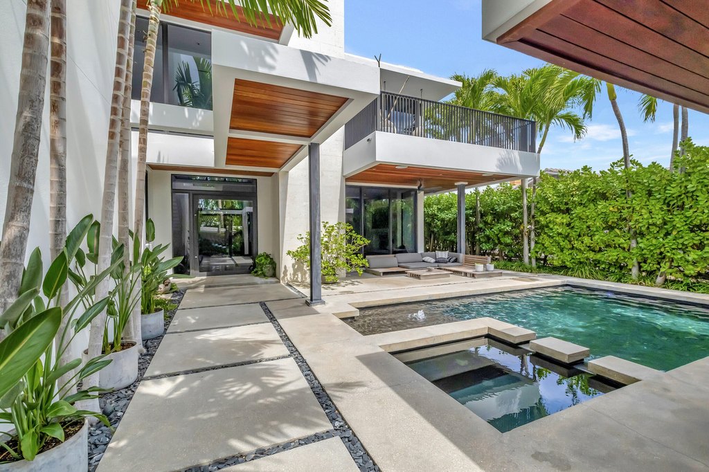 Pompano Beach, Florida, 33062, United States, 5 Bedrooms Bedrooms, ,3.5 BathroomsBathrooms,Residential,Forsale,1886537